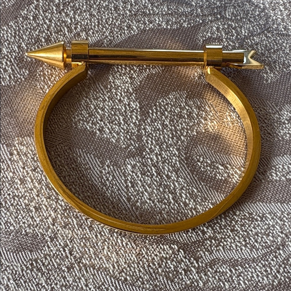 Arrowhead Bangle